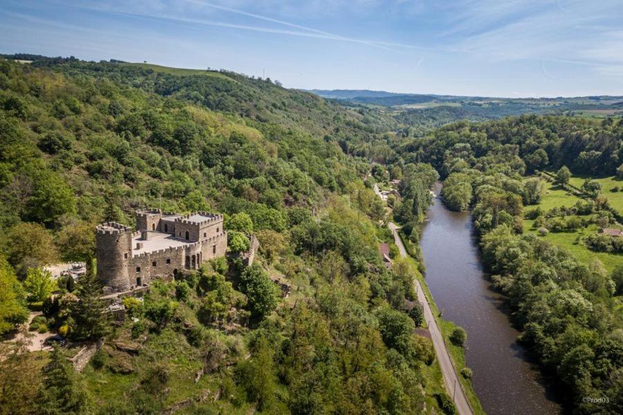 Studio En Auvergne Le Ruisseau Apartment Saint-Priest-Bramefant Exterior photo